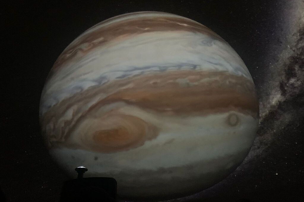 Faszination Sternenhimmel - das Schulplanetarium ist zu Besuch